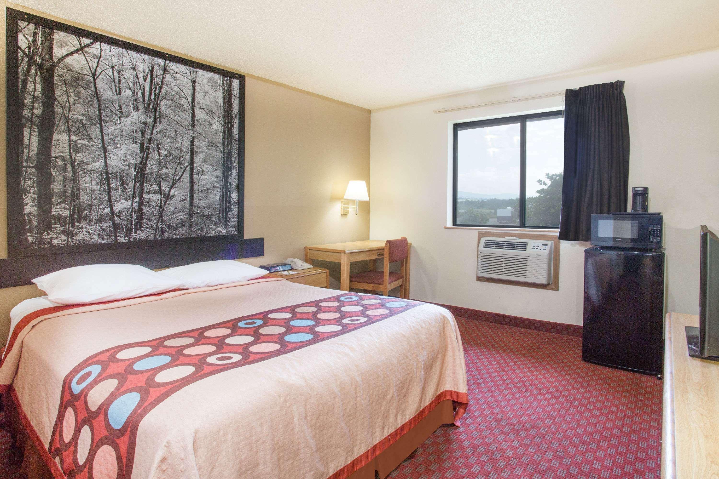 Super 8 By Wyndham Lexington Va Hotel Eksteriør billede