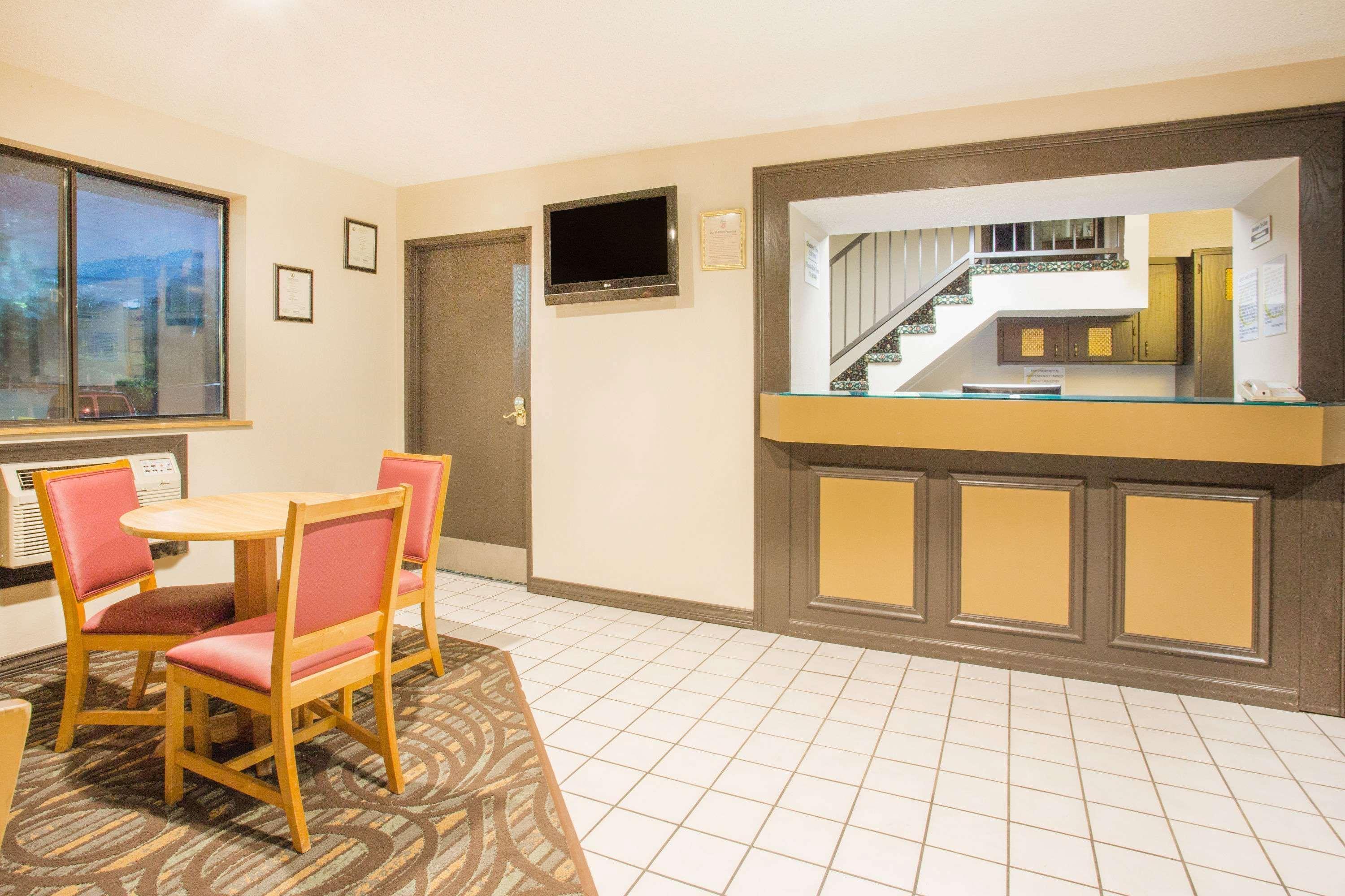 Super 8 By Wyndham Lexington Va Hotel Eksteriør billede
