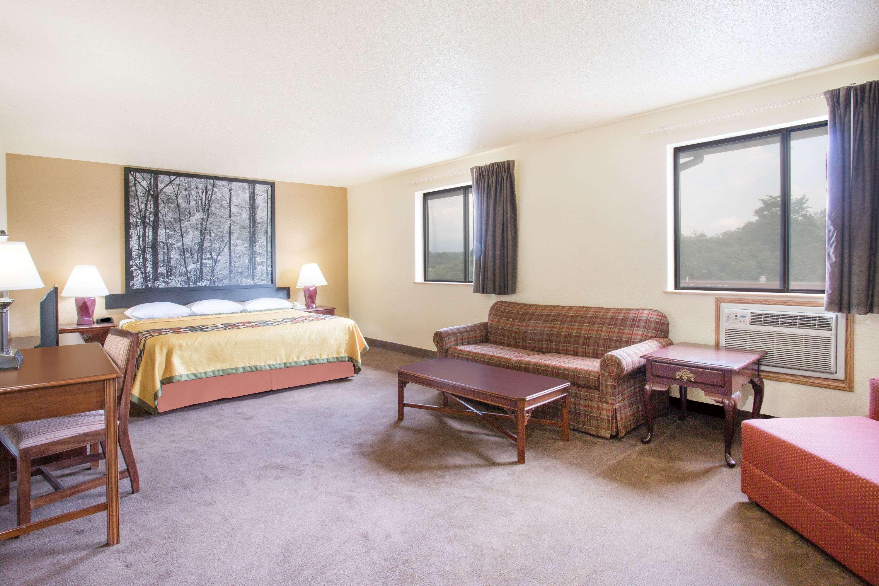 Super 8 By Wyndham Lexington Va Hotel Eksteriør billede
