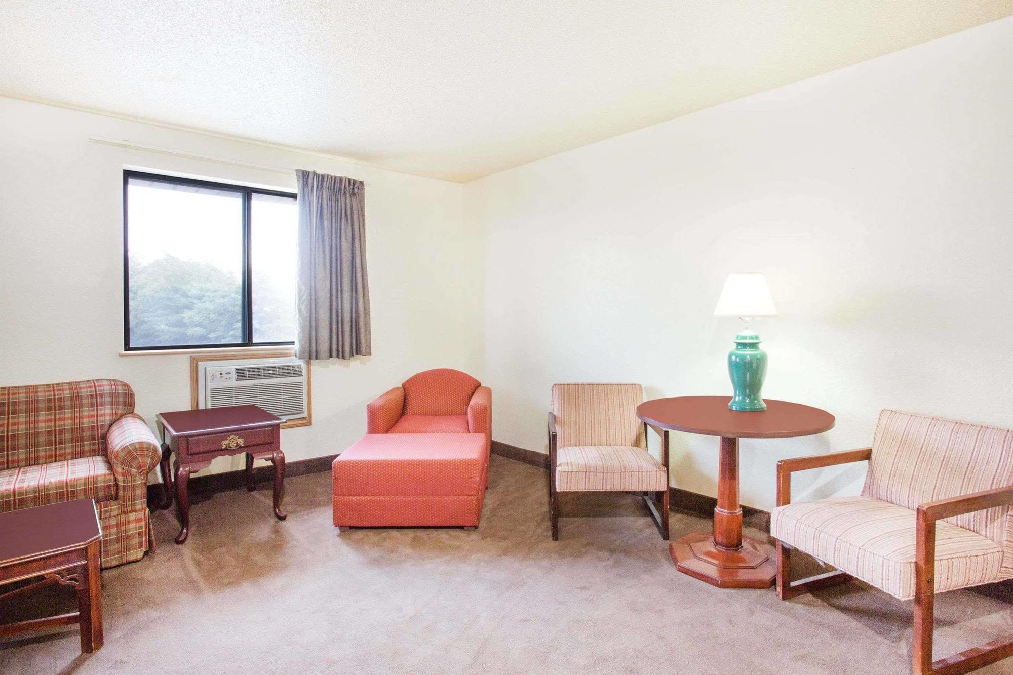 Super 8 By Wyndham Lexington Va Hotel Eksteriør billede